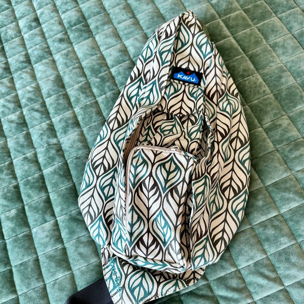 NWOT Kavu Rope Bag Leaves